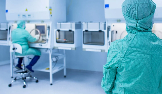 Demontage und Entsorgung von Zytostatika-Werkbänken aus Apotheken
